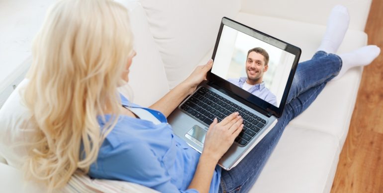 Avoid These Topics While Dating