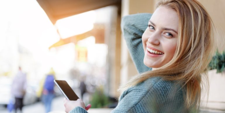 What to write to a girl on a dating site in the first message?