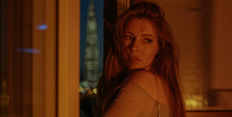 Why, when falling in love, you do not pay attention to other girls