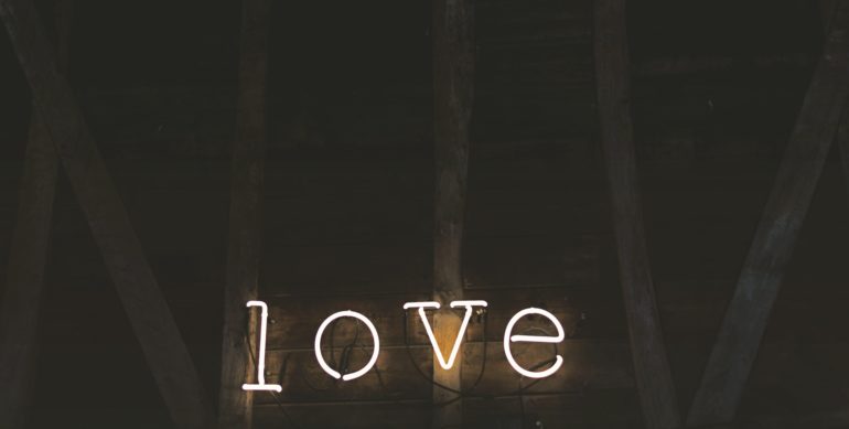 What is platonic love and how to recognize it