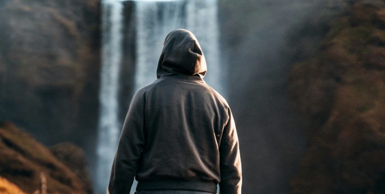 Reasons why you lose yourself in relationships