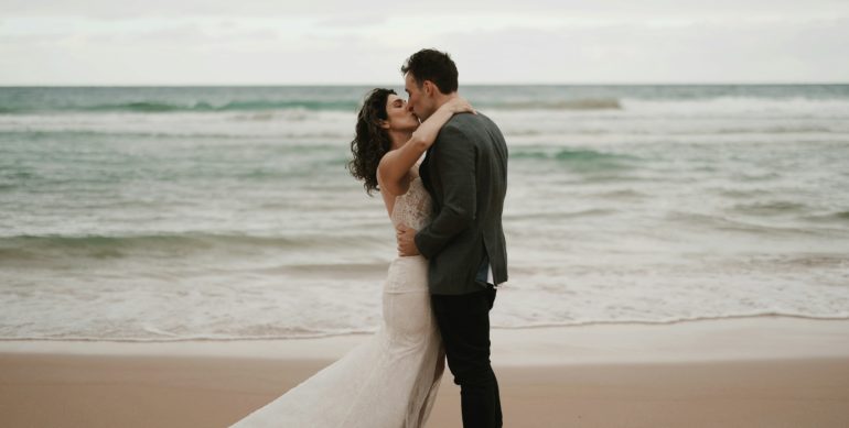 Building a Strong Relationship: Keys to Lasting Happiness