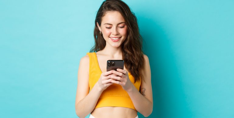 10 Topics You Should (and Shouldn’t) Discuss in Online Dating Chats