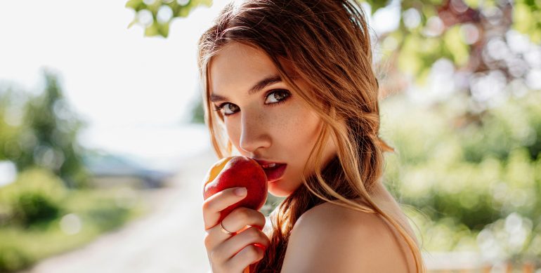 Summer Juicy Temptation: Your Vote Could Make Her Day!❤️